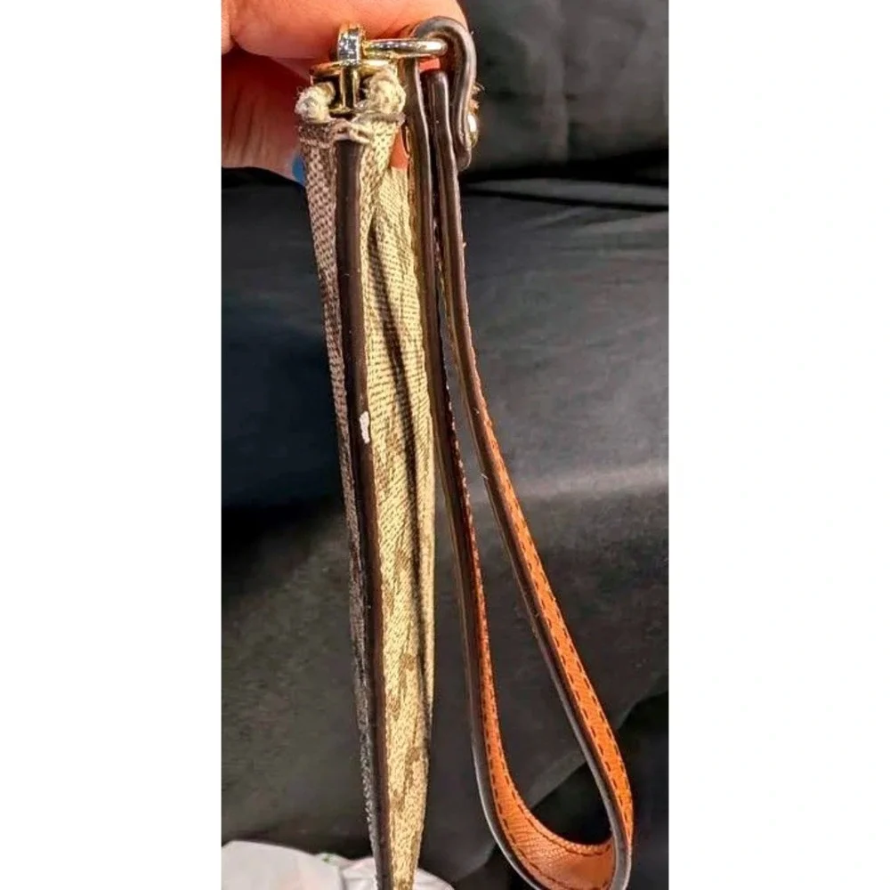 Michael Kors ~Jet Set Travel Medium Top Zip Wristlet ~ Vanilla Logo Stripe Acorn